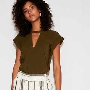 Choker shirt with capped sleeves